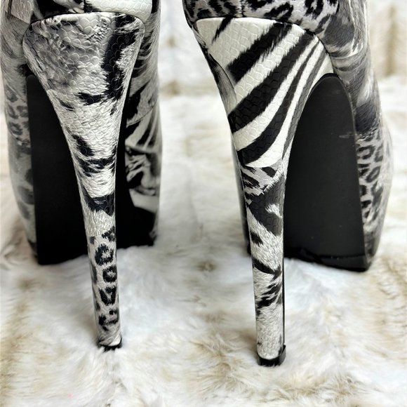 Privileged Platform Ankle Boots Animal Mag Print Lug Sole - Picture 12 of 15